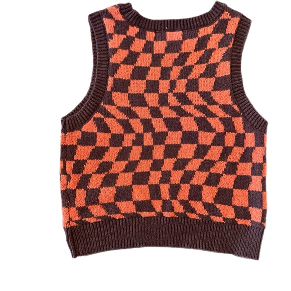 🧡Almost Famous Orange and Brown Checkered Swester Vest🪩 - Picture 3 of 11
